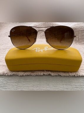 Ray-Ban Women's Brown Gradient Aviator Sunglasses with Gold Frame